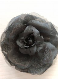 Черна изкуствена роза от плат и воал